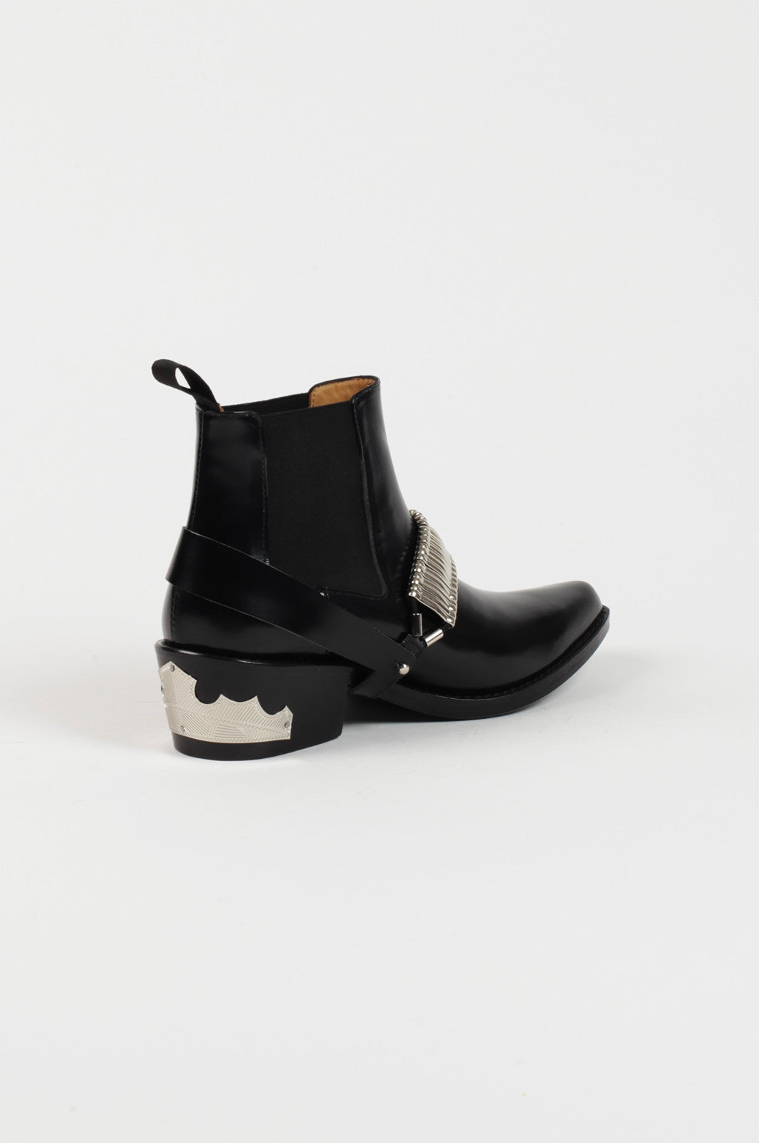 Chain Detailed Boots